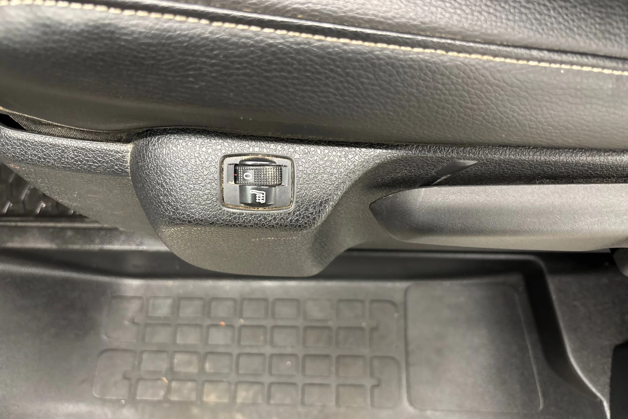 valkoinen Citroën Jumpy 2019 kuva 17.