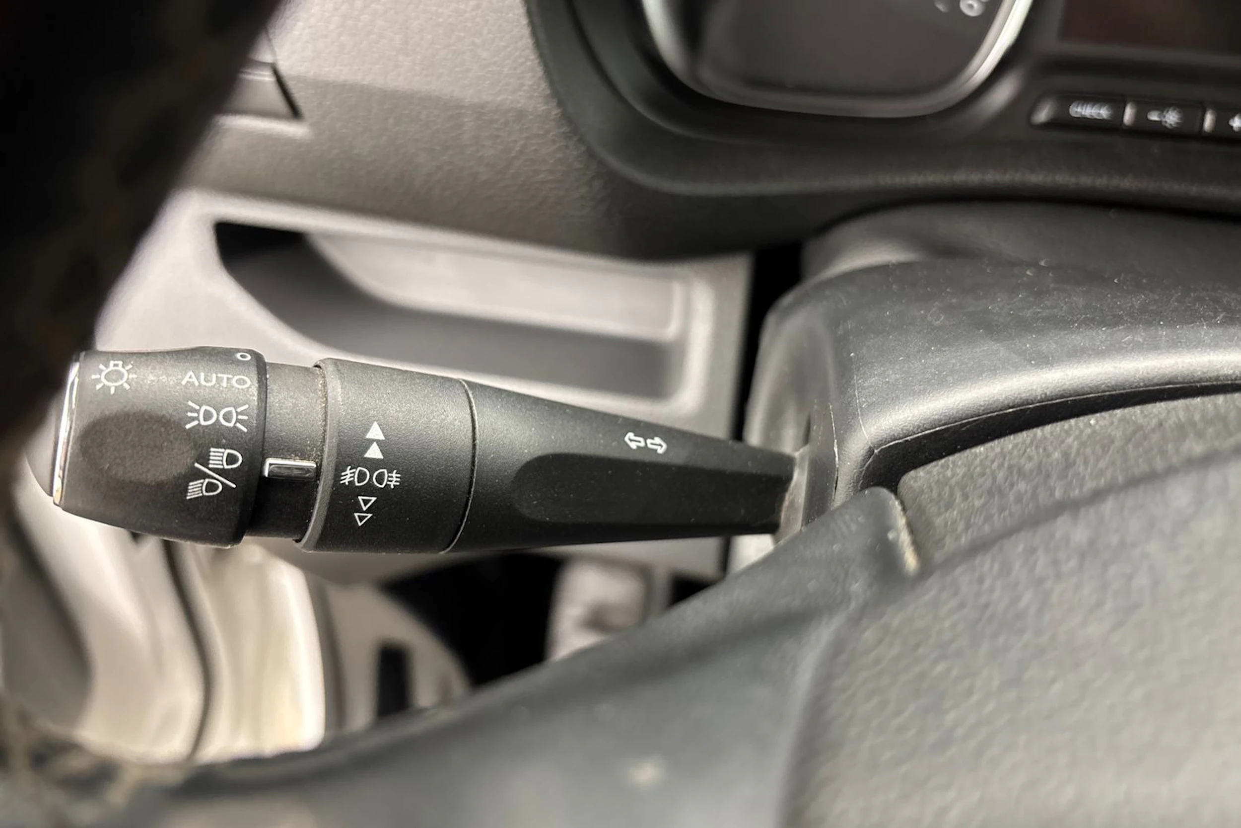 valkoinen Citroën Jumpy 2019 kuva 21.