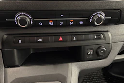 valkoinen Citroën Jumpy 2019 kuva 23.