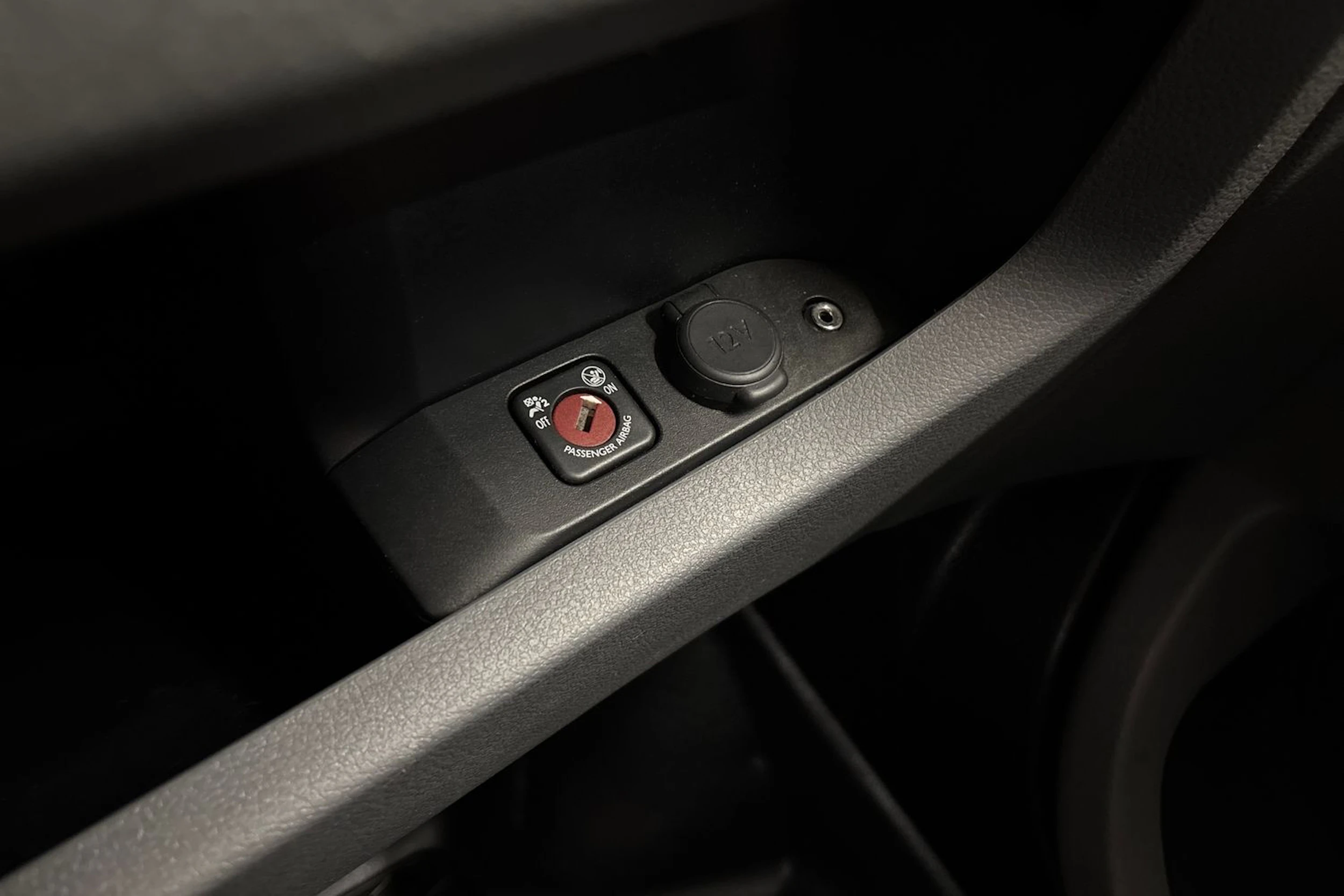 valkoinen Citroën Jumpy 2019 kuva 26.