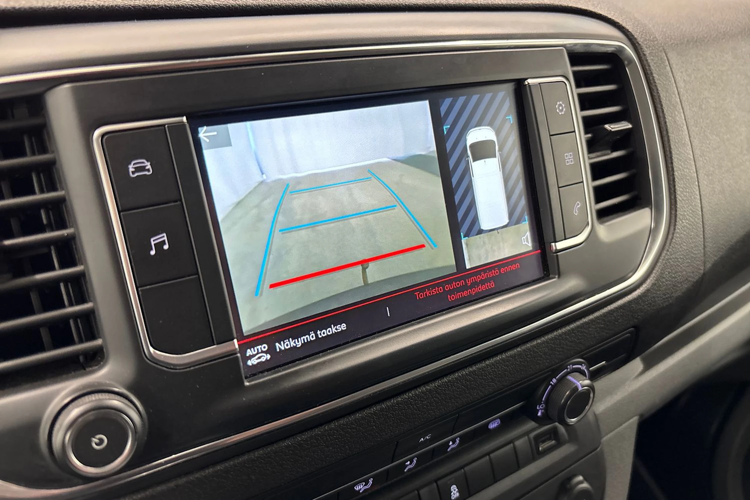 valkoinen Citroën Jumpy 2019 kuva 28.