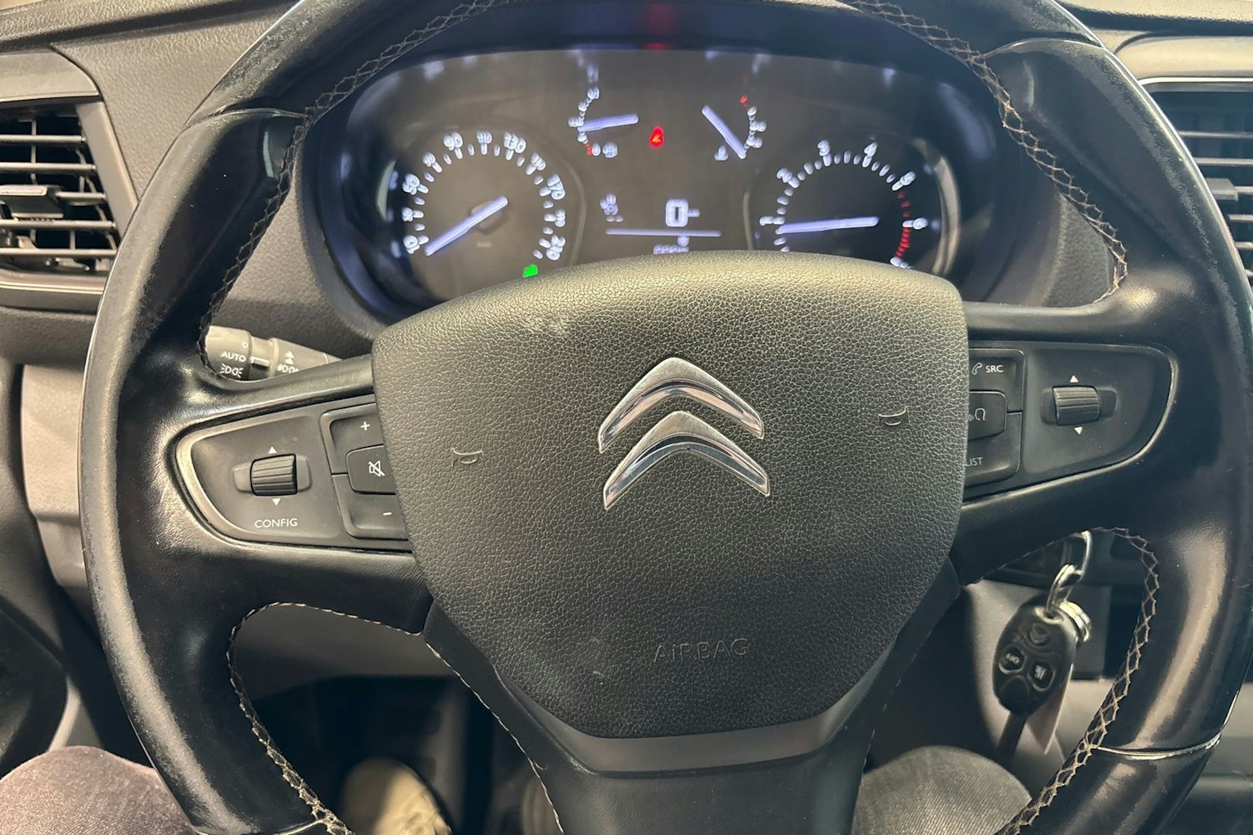 Musta Citroën Jumpy 2020 kuva 17.
