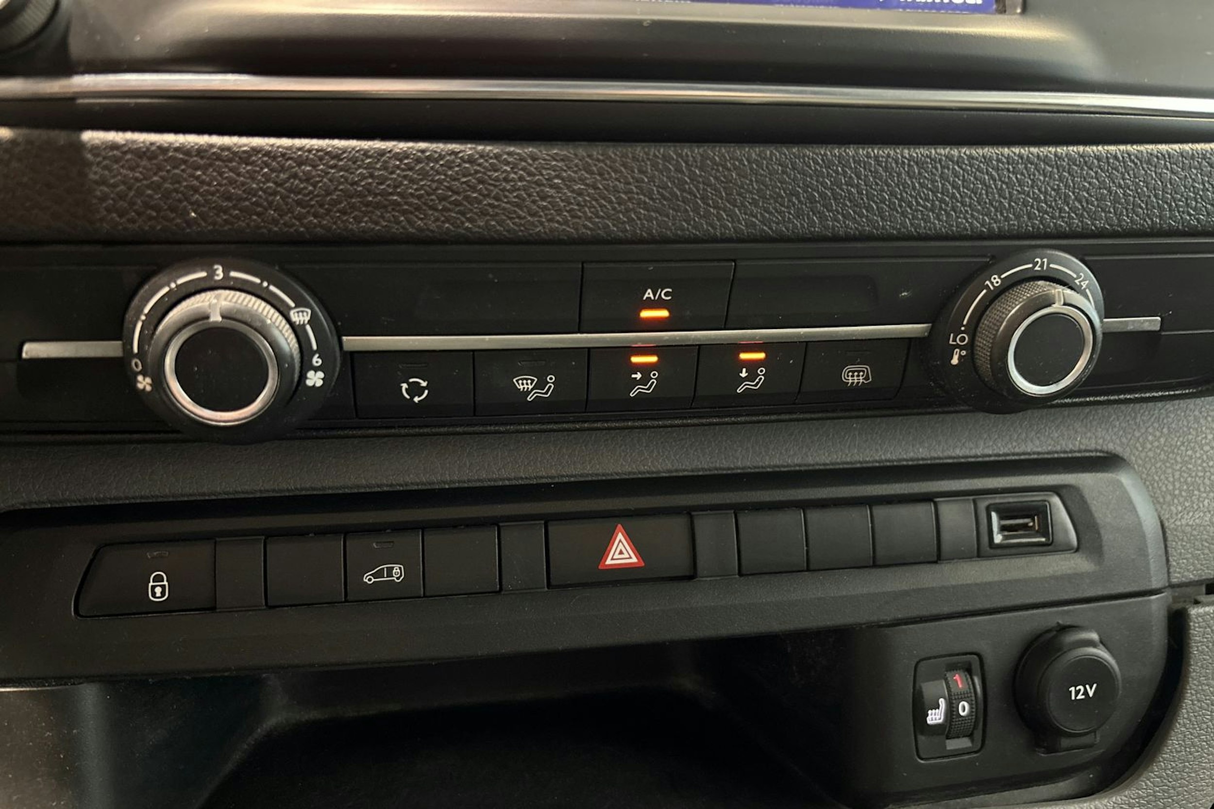 Musta Citroën Jumpy 2020 kuva 19.