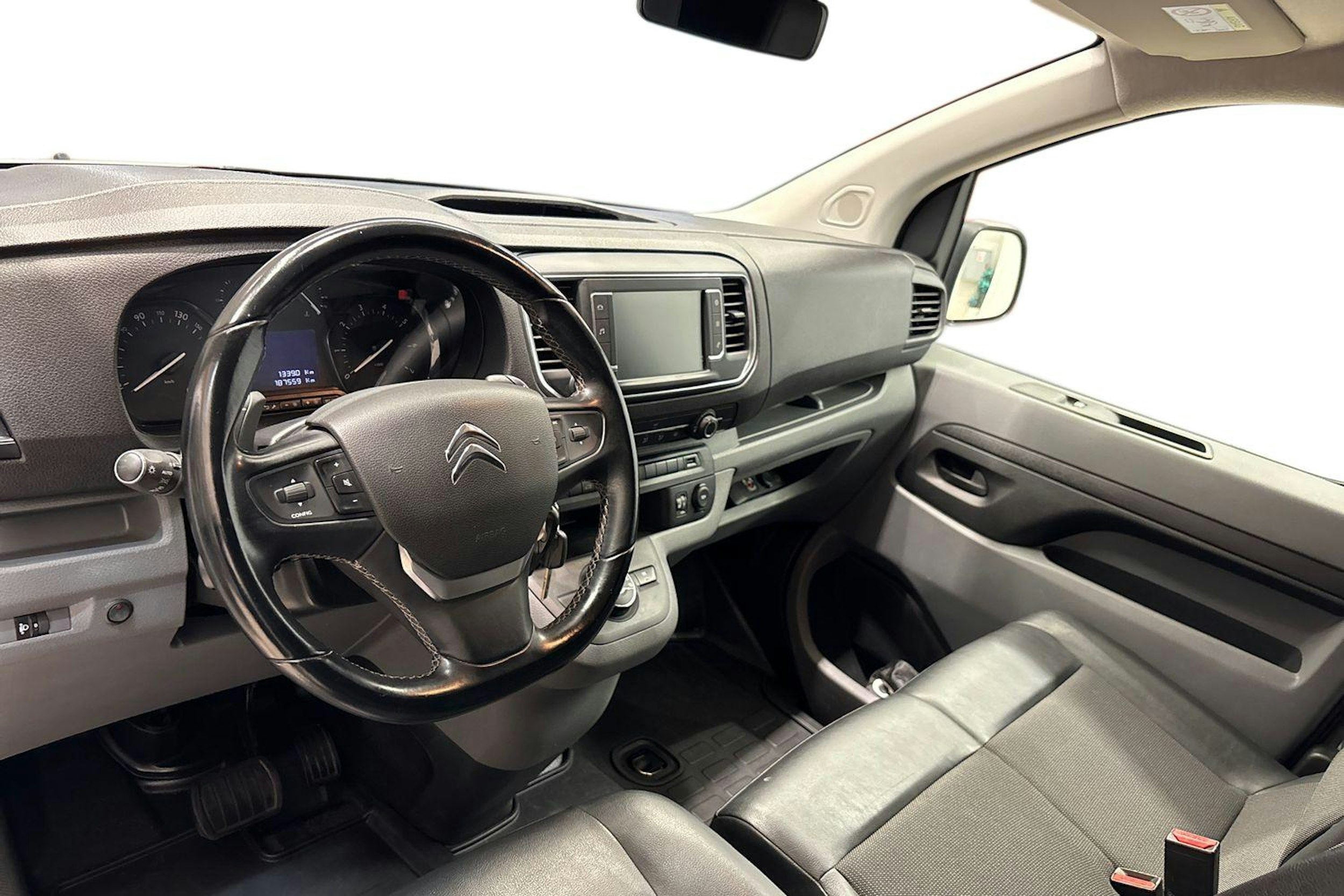 valkoinen Citroën Jumpy 2021 kuva 8.