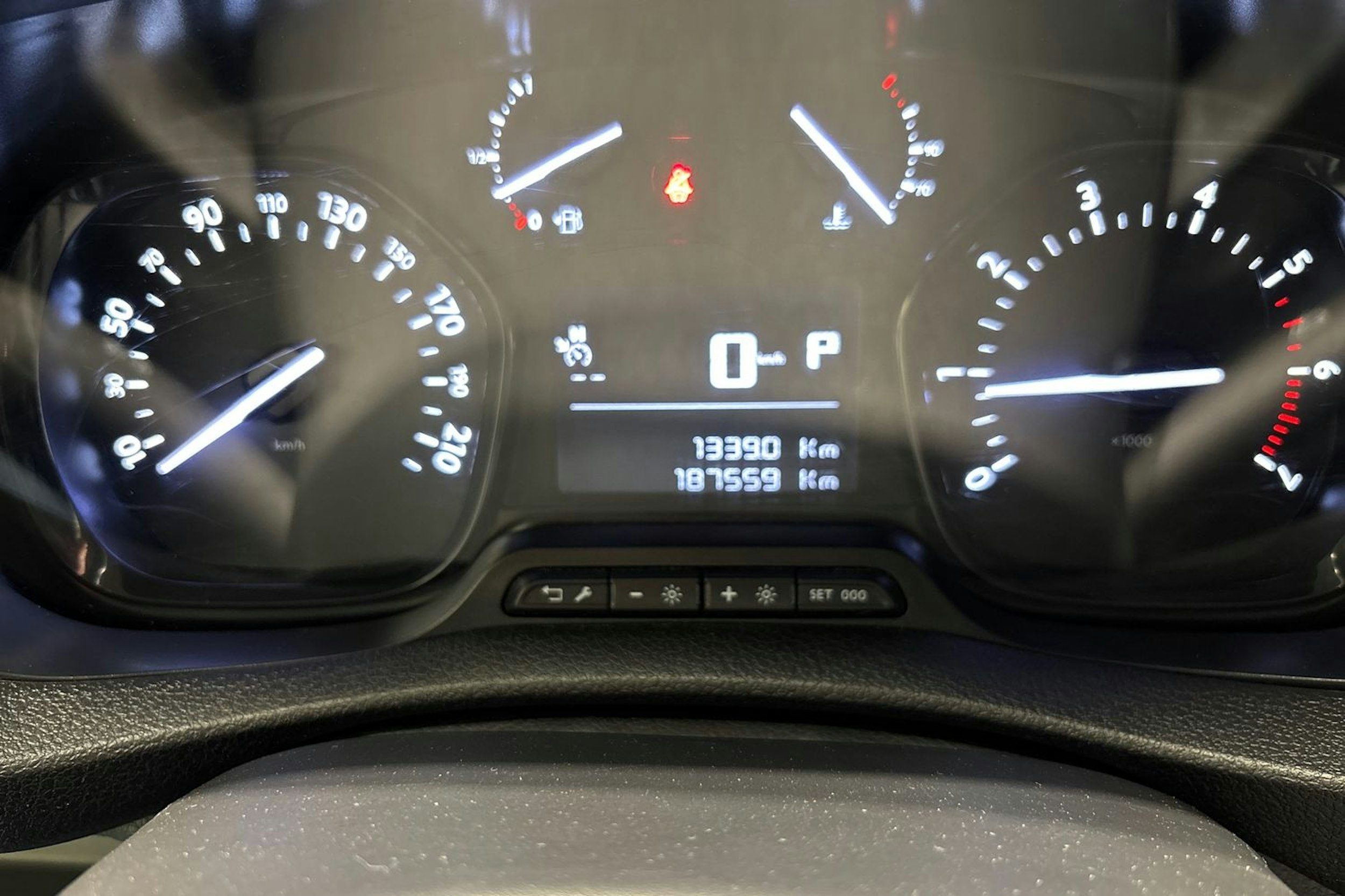 valkoinen Citroën Jumpy 2021 kuva 17.