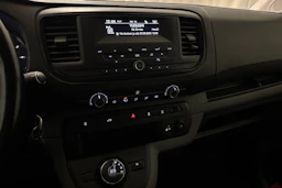 valkoinen Citroën Jumpy 2020 kuva 19.