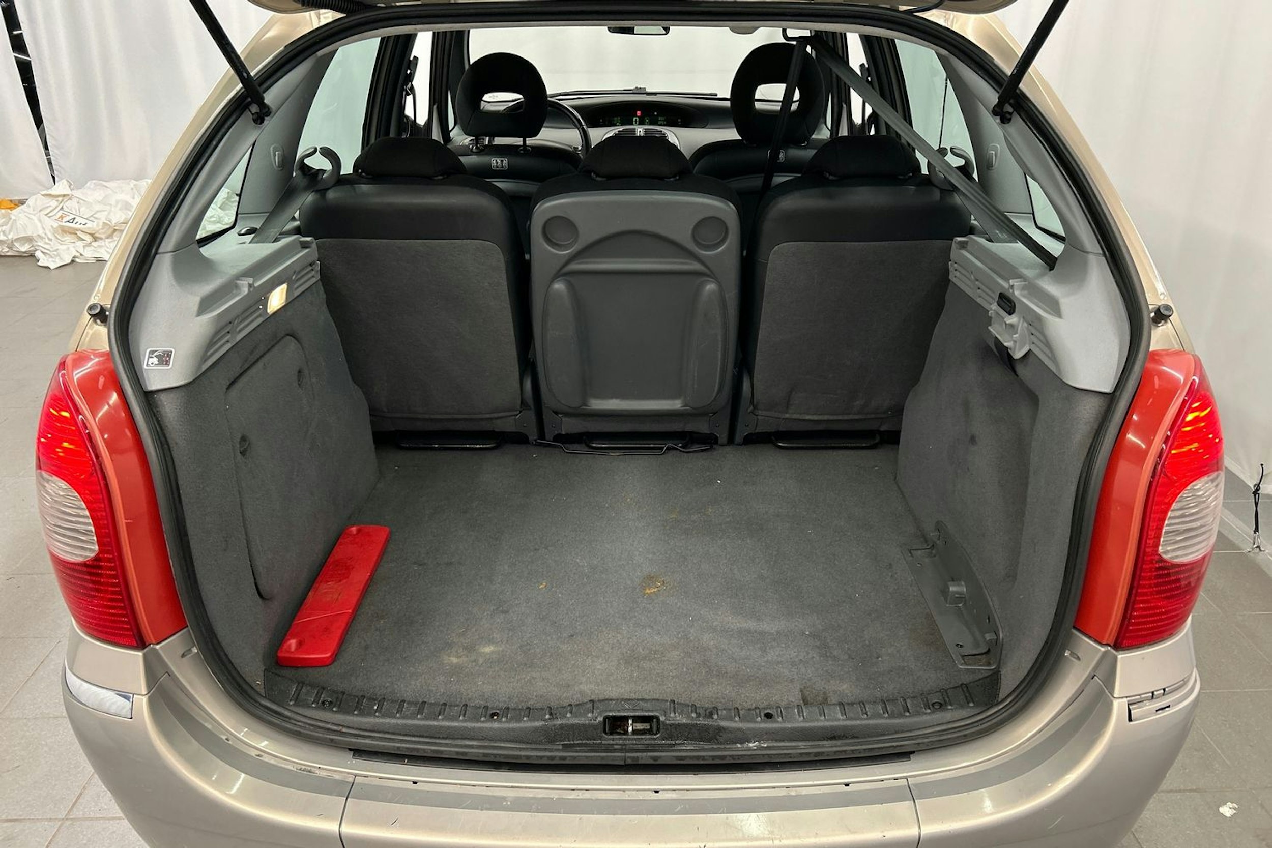 Ruskea (beige) Citroën PICASSO 2007 kuva 16.