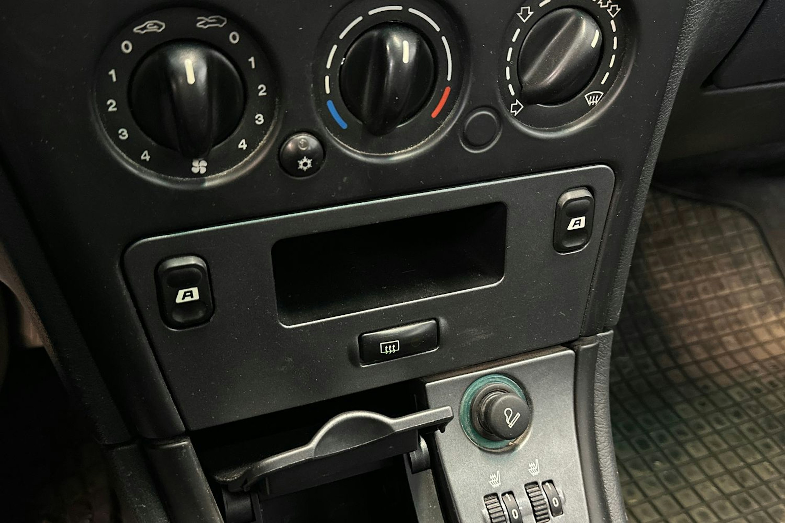 ruskea (beige) Citroën Xsara 2006 kuva 16.