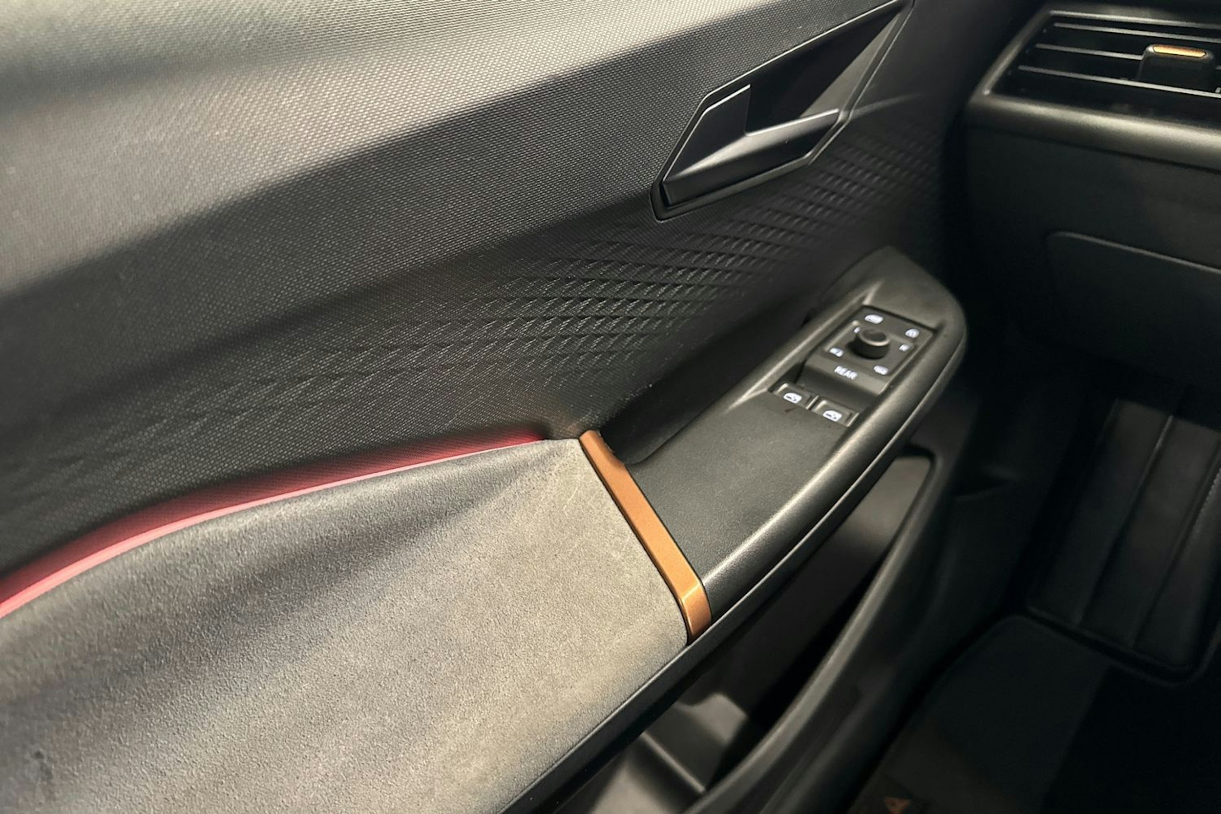 sininen CUPRA Born 2021 kuva 18.