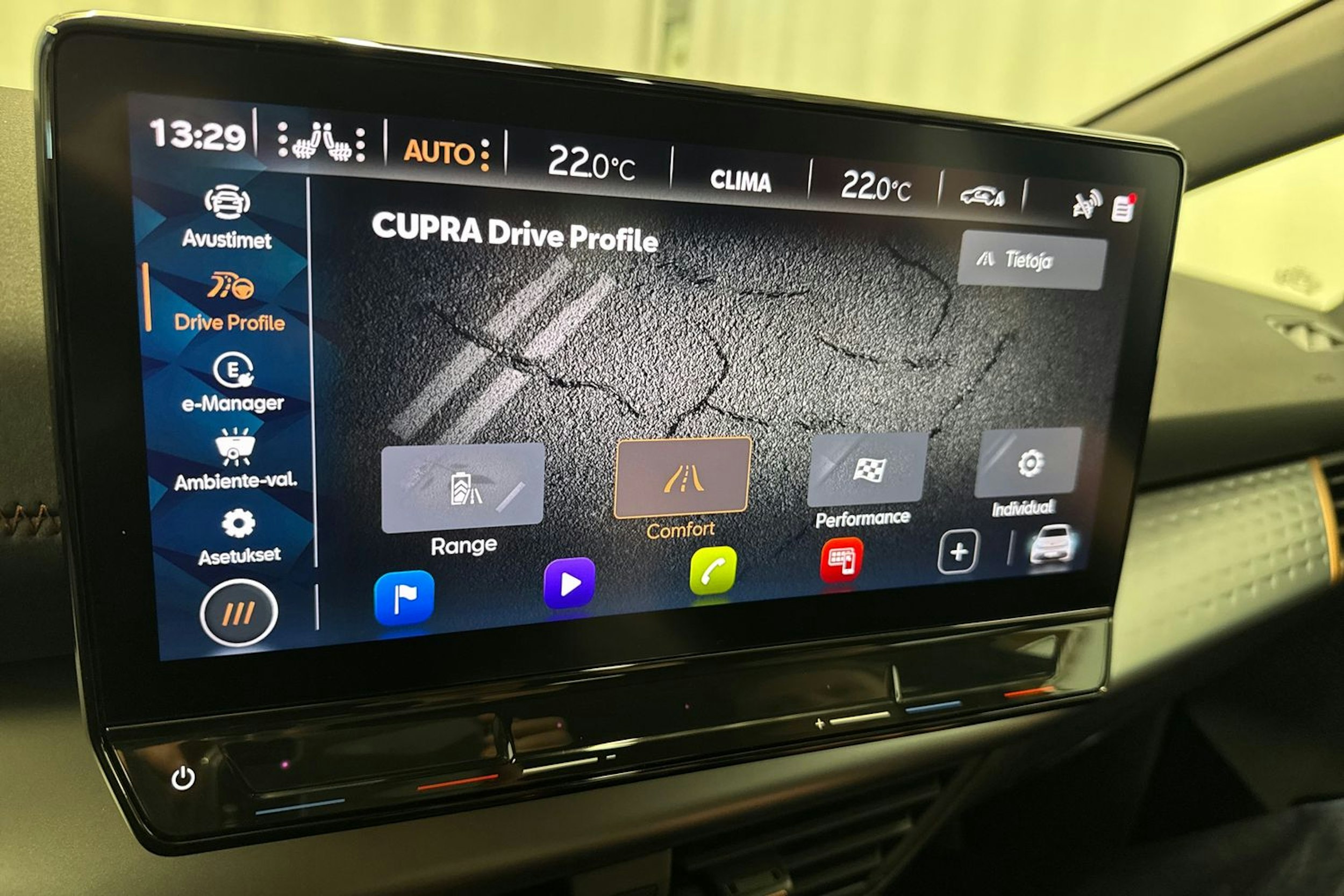 sininen CUPRA Born 2021 kuva 29.