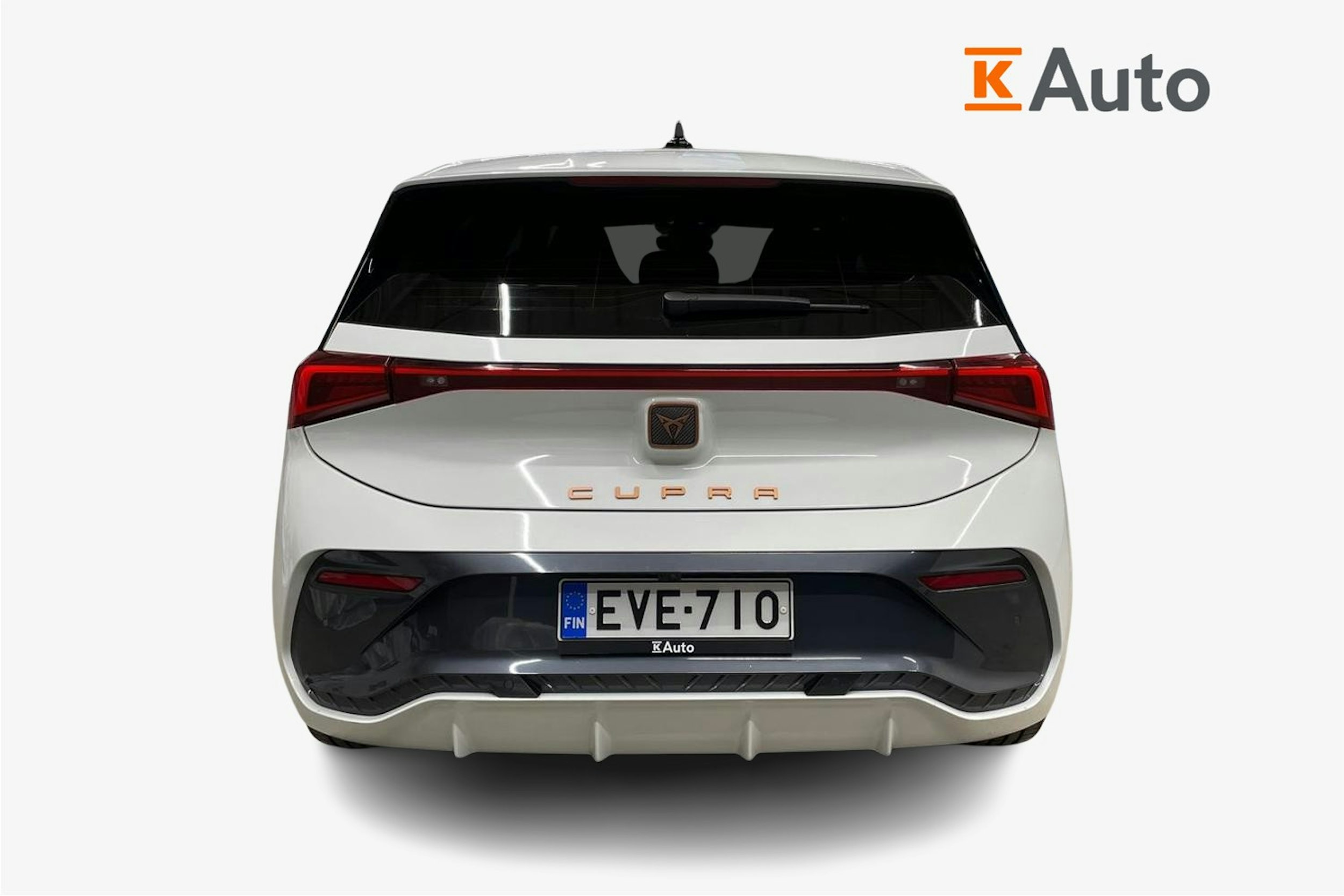 valkoinen CUPRA Born 2022 kuva 3.