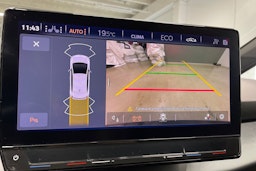 valkoinen CUPRA Born 2022 kuva 20.