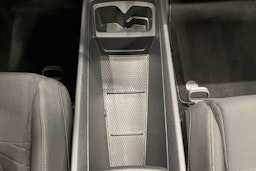 valkoinen CUPRA Born 2022 kuva 26.