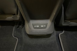 valkoinen CUPRA Born 2022 kuva 27.
