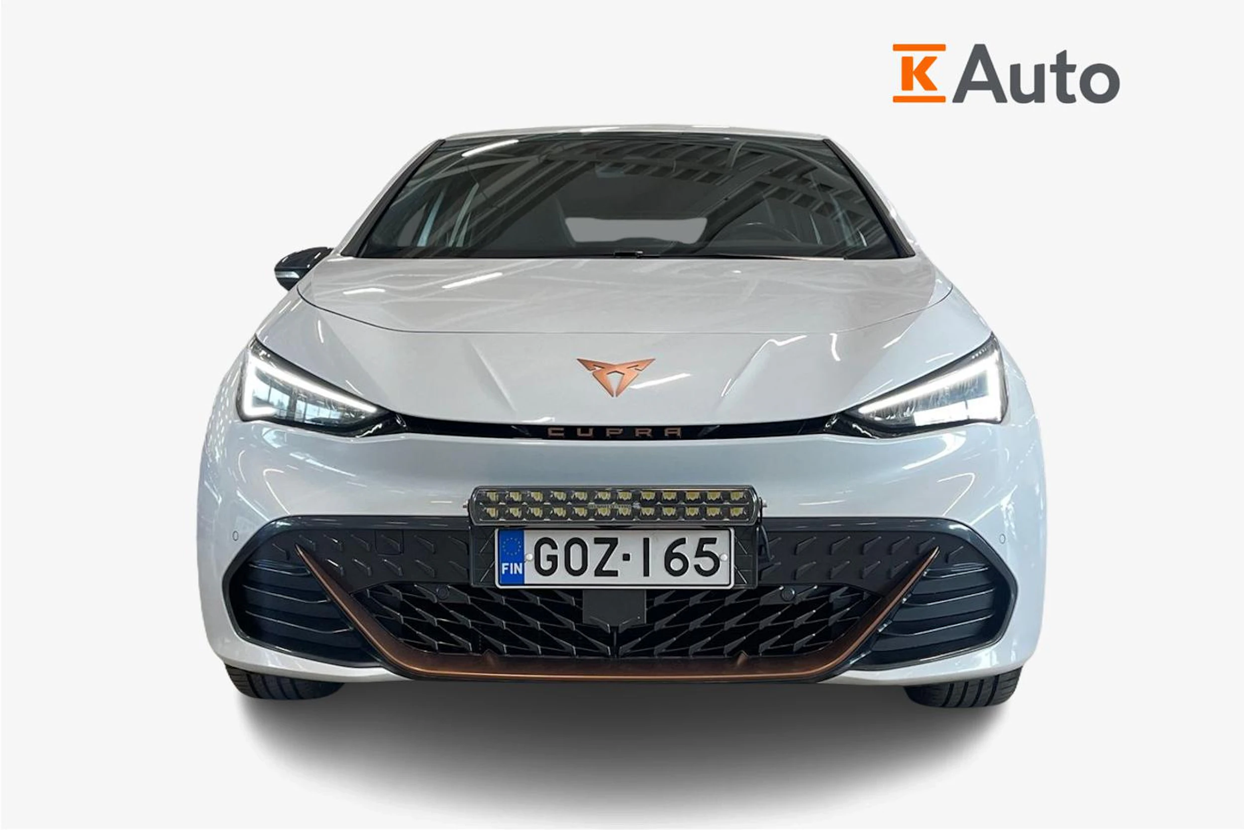 valkoinen CUPRA Born 2021 kuva 5.