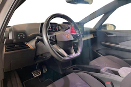 valkoinen CUPRA Born 2021 kuva 8.