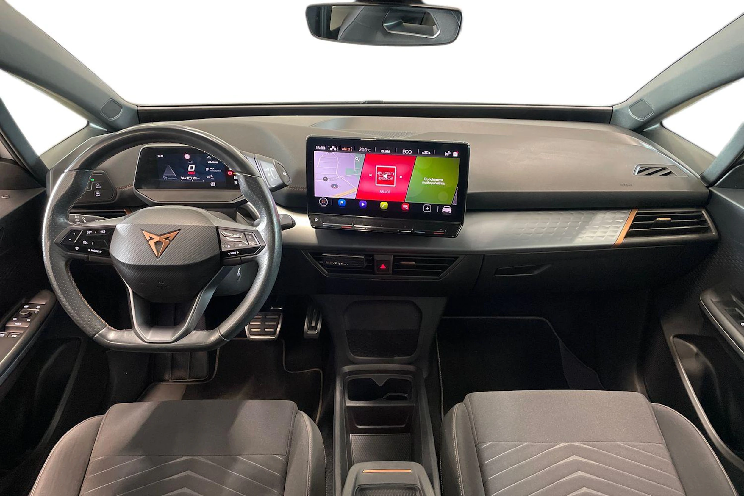 valkoinen CUPRA Born 2021 kuva 9.