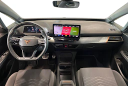 valkoinen CUPRA Born 2021 kuva 9.