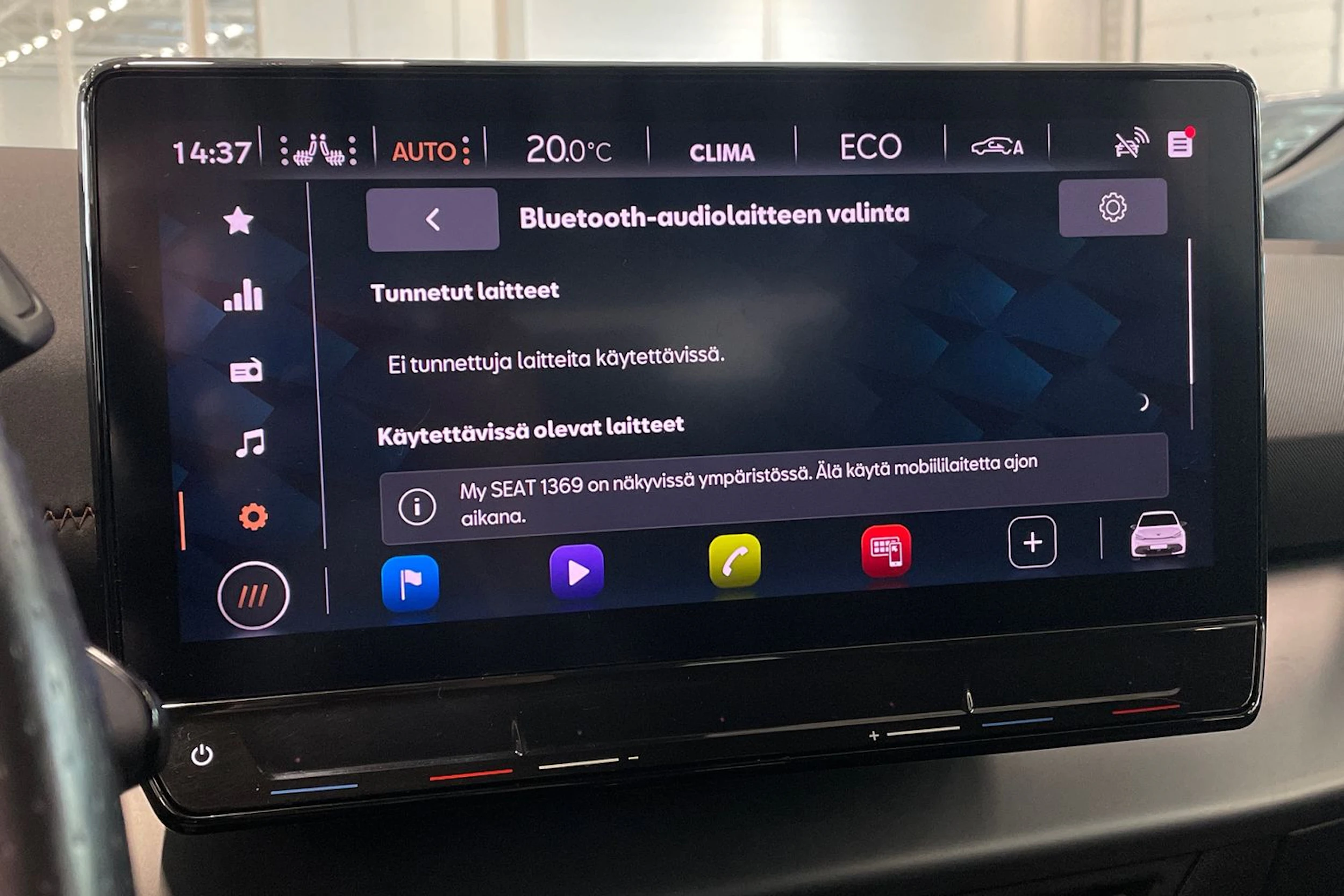 valkoinen CUPRA Born 2021 kuva 23.