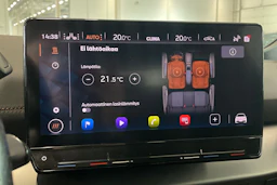 valkoinen CUPRA Born 2021 kuva 25.