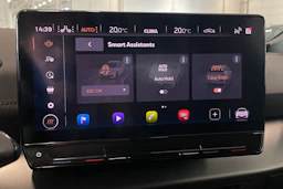 valkoinen CUPRA Born 2021 kuva 26.