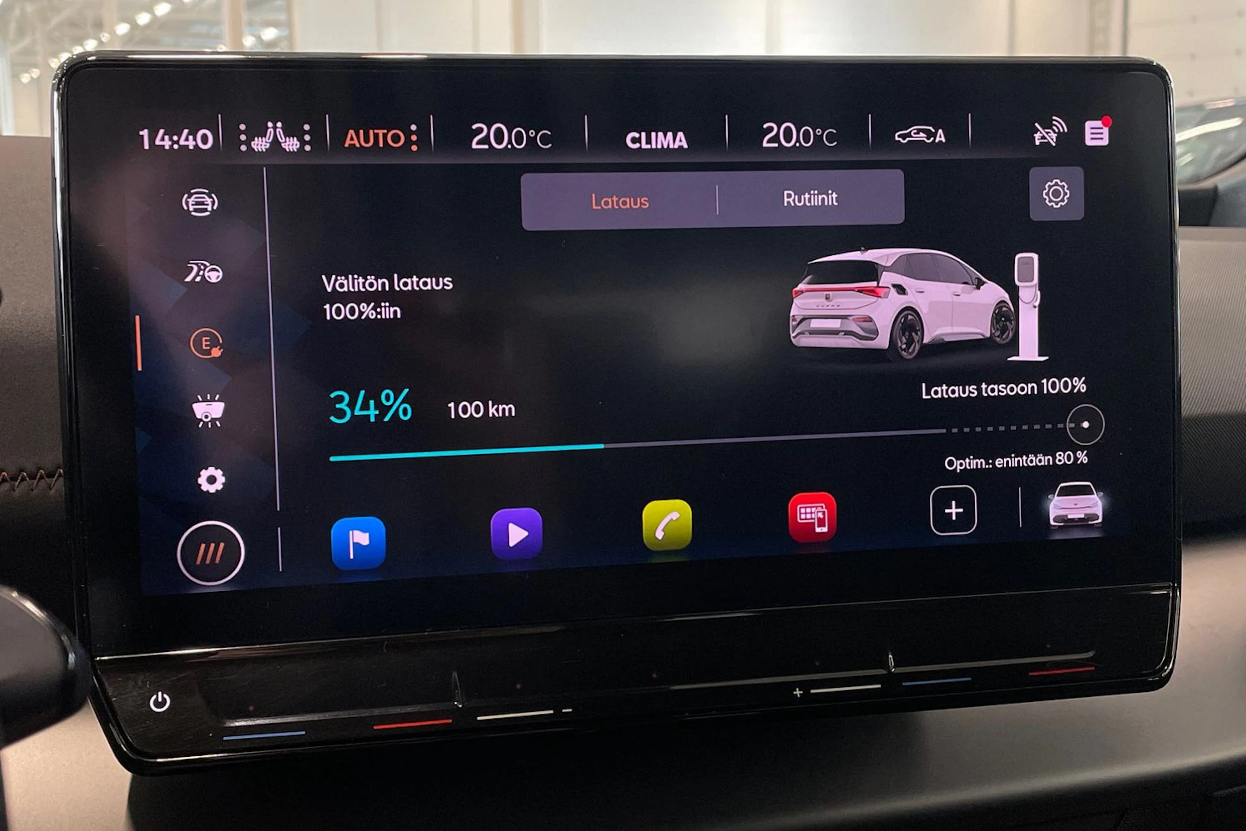 valkoinen CUPRA Born 2021 kuva 29.