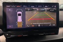 valkoinen CUPRA Born 2021 kuva 30.