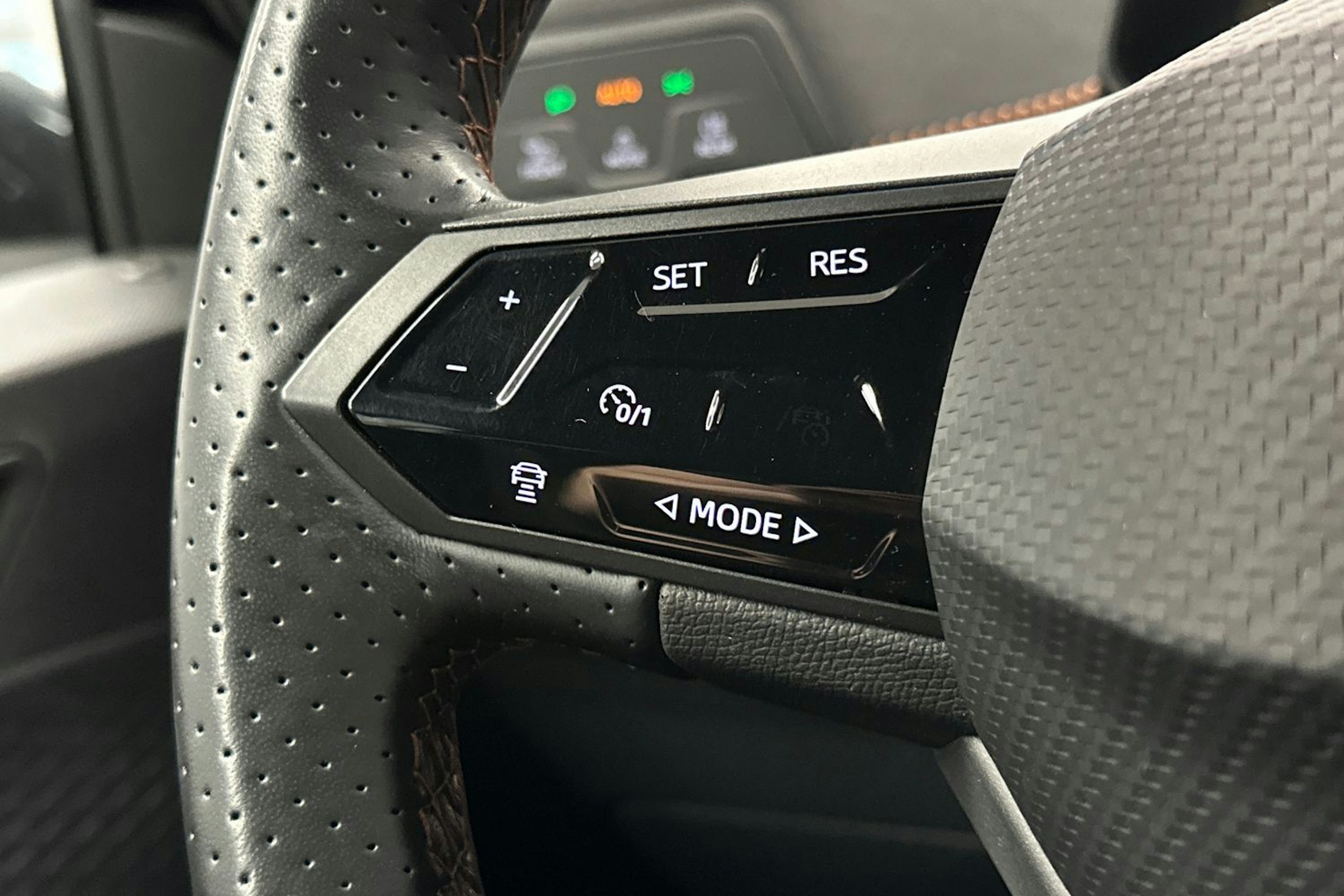harmaa CUPRA Born 2022 kuva 17.
