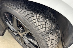 valkoinen CUPRA Born 2022 kuva 13.