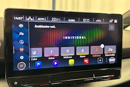 valkoinen CUPRA Born 2022 kuva 23.