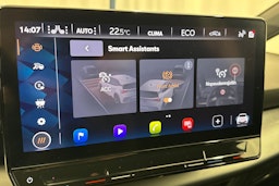 valkoinen CUPRA Born 2022 kuva 25.