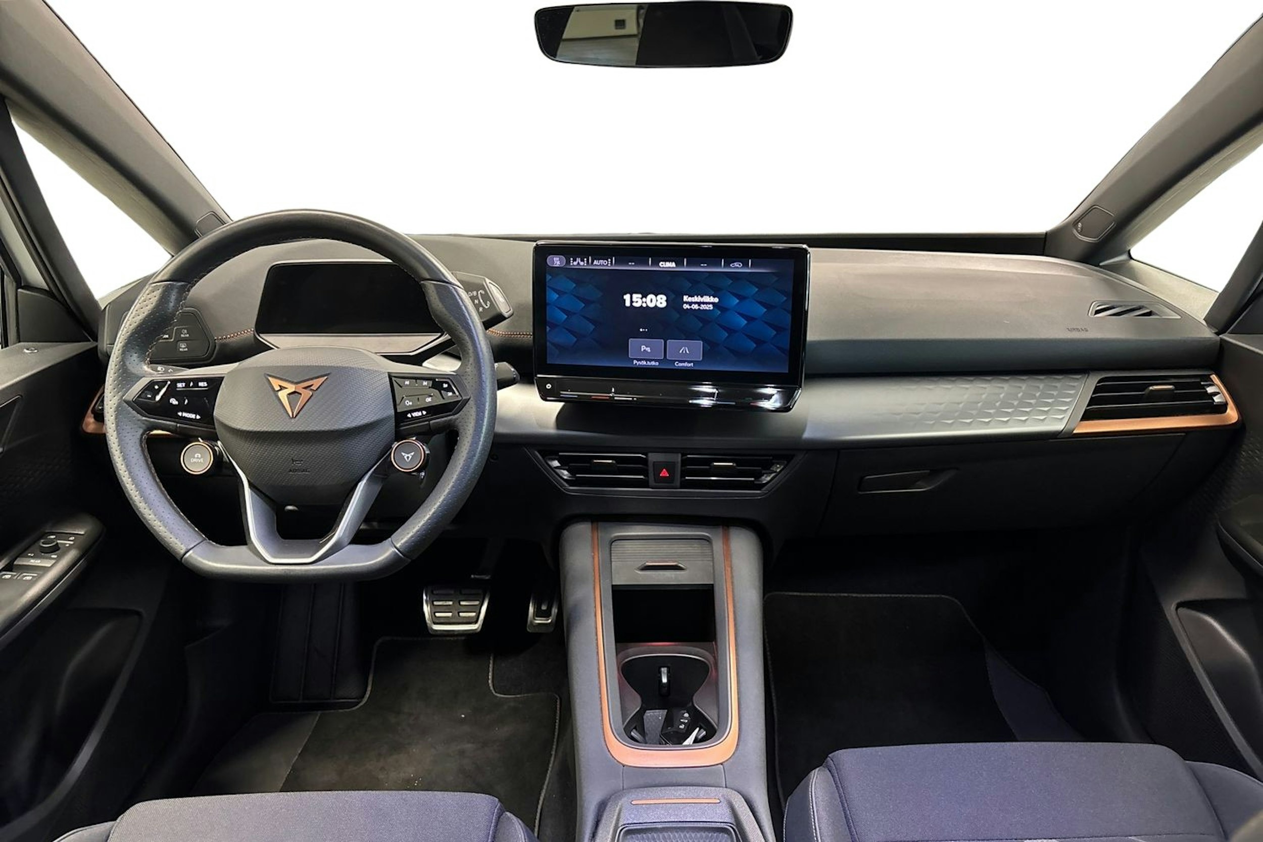 valkoinen CUPRA Born 2022 kuva 9.