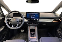 valkoinen CUPRA Born 2022 kuva 9.