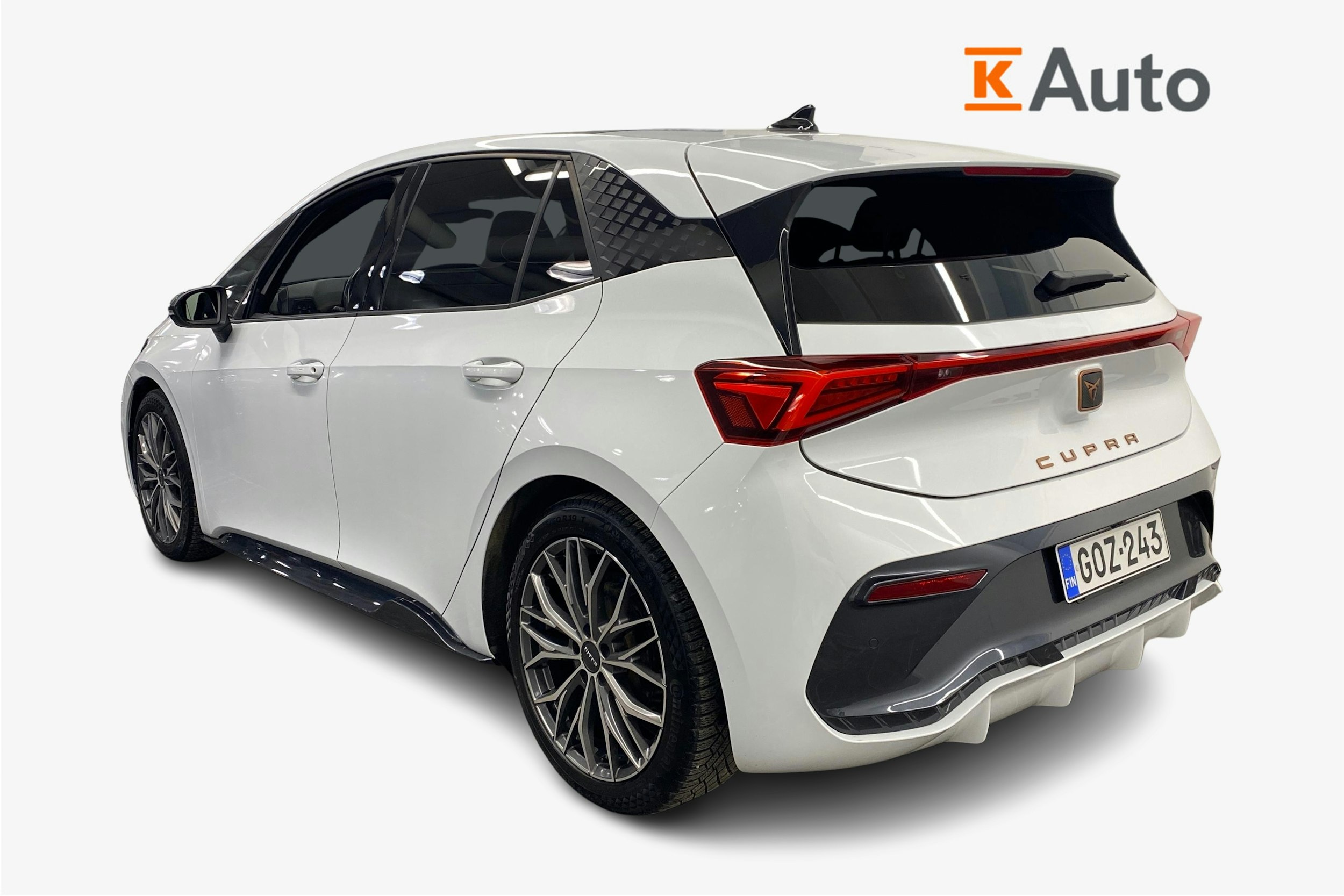 valkoinen CUPRA Born 2022 kuva 2.