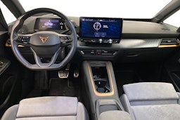 valkoinen CUPRA Born 2022 kuva 9.