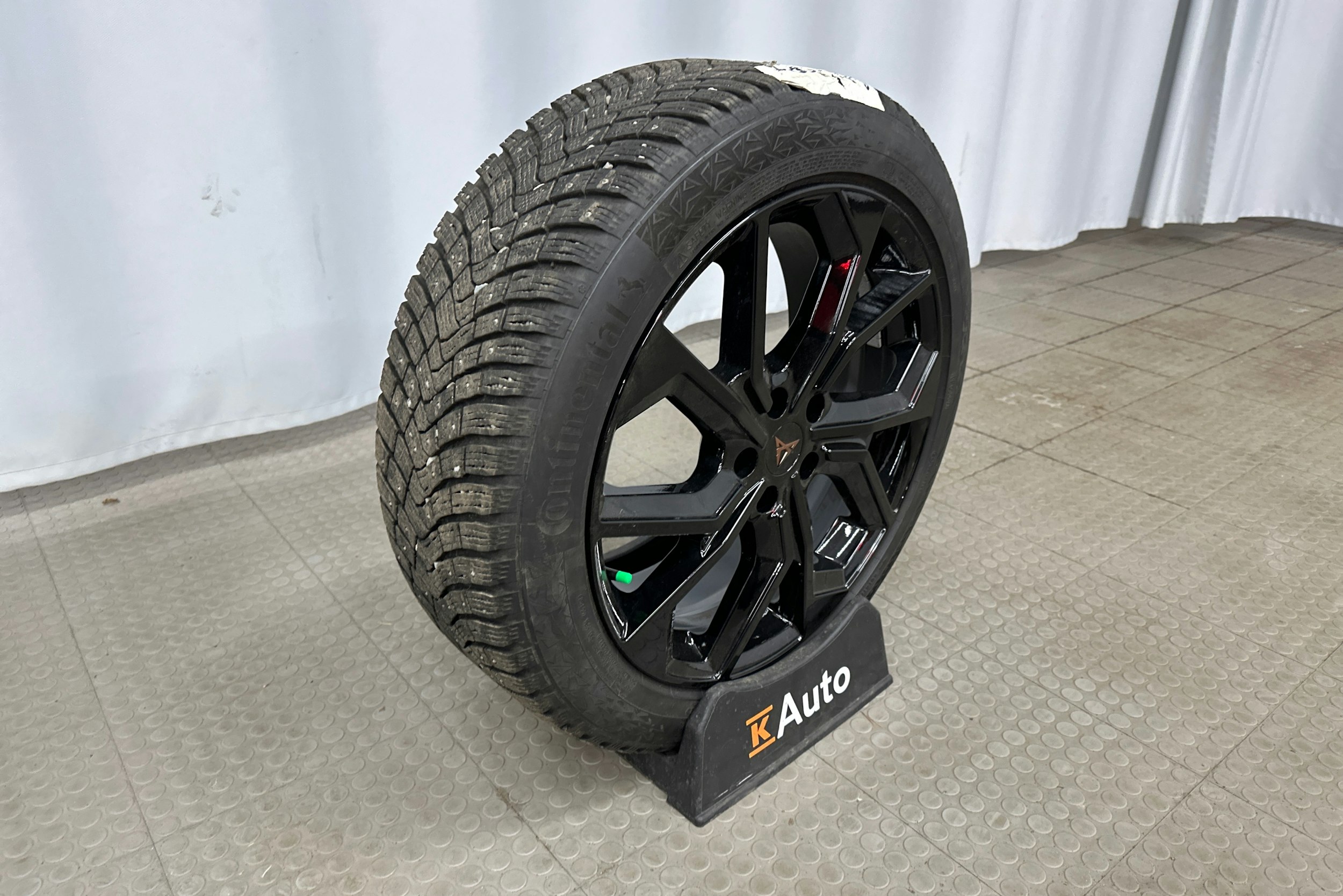 punainen CUPRA Born 2022 kuva 13.