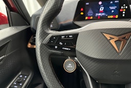 punainen CUPRA Born 2022 kuva 14.