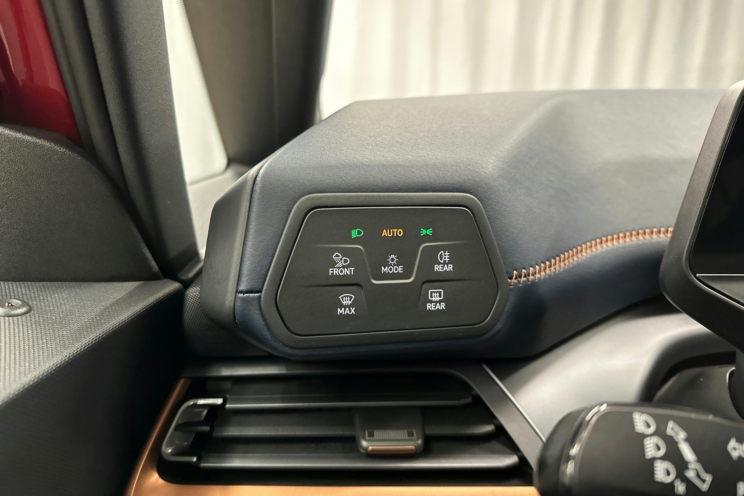 punainen CUPRA Born 2022 kuva 17.