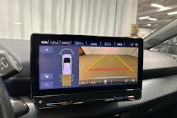 punainen CUPRA Born 2022 kuva 19.