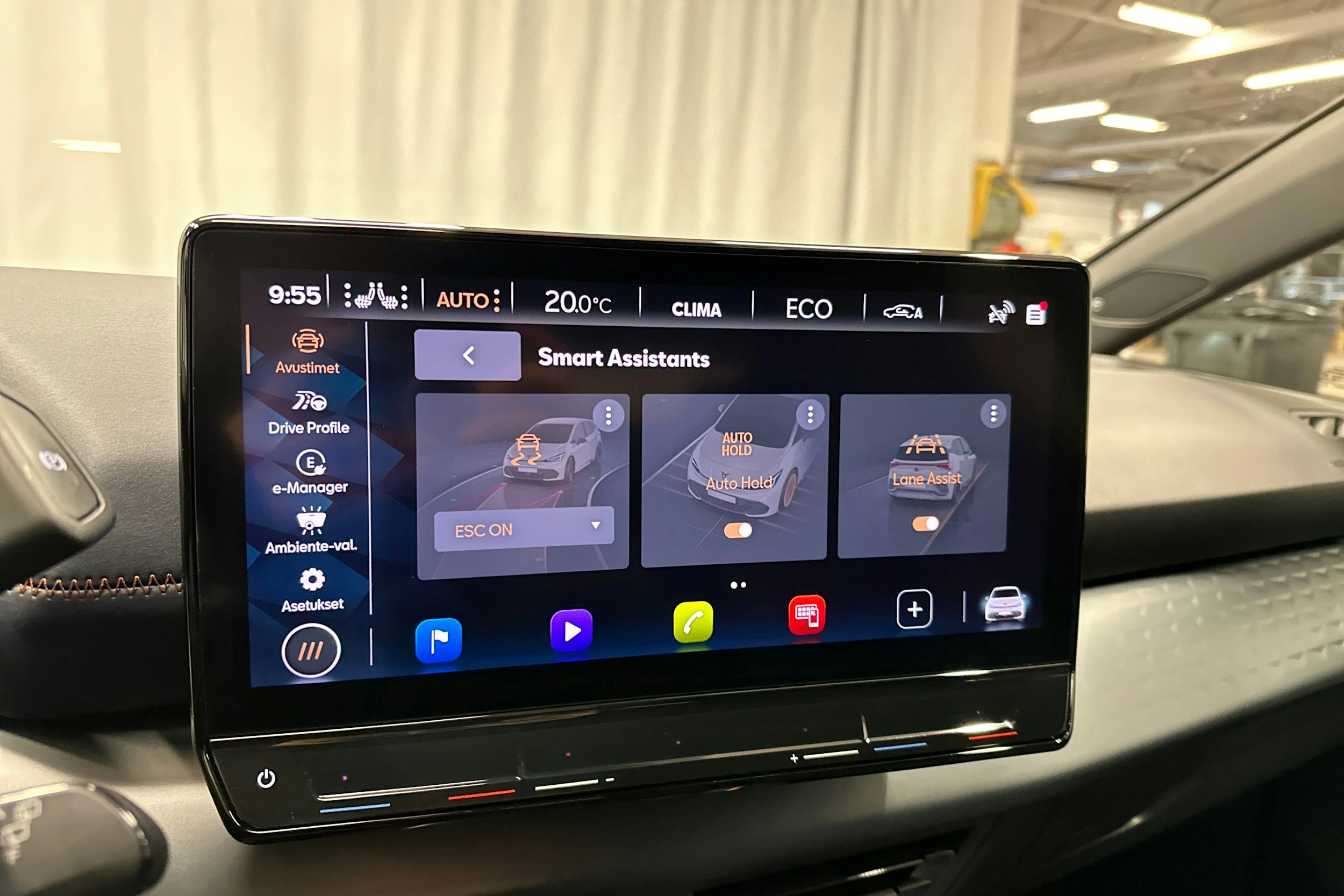 punainen CUPRA Born 2022 kuva 24.
