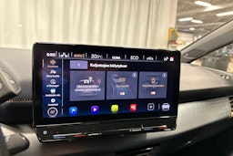 punainen CUPRA Born 2022 kuva 25.