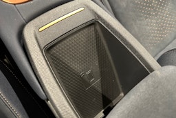 punainen CUPRA Born 2022 kuva 28.