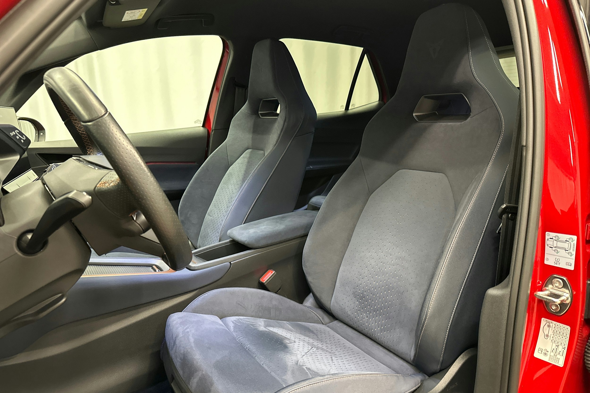 punainen CUPRA Born 2022 kuva 29.