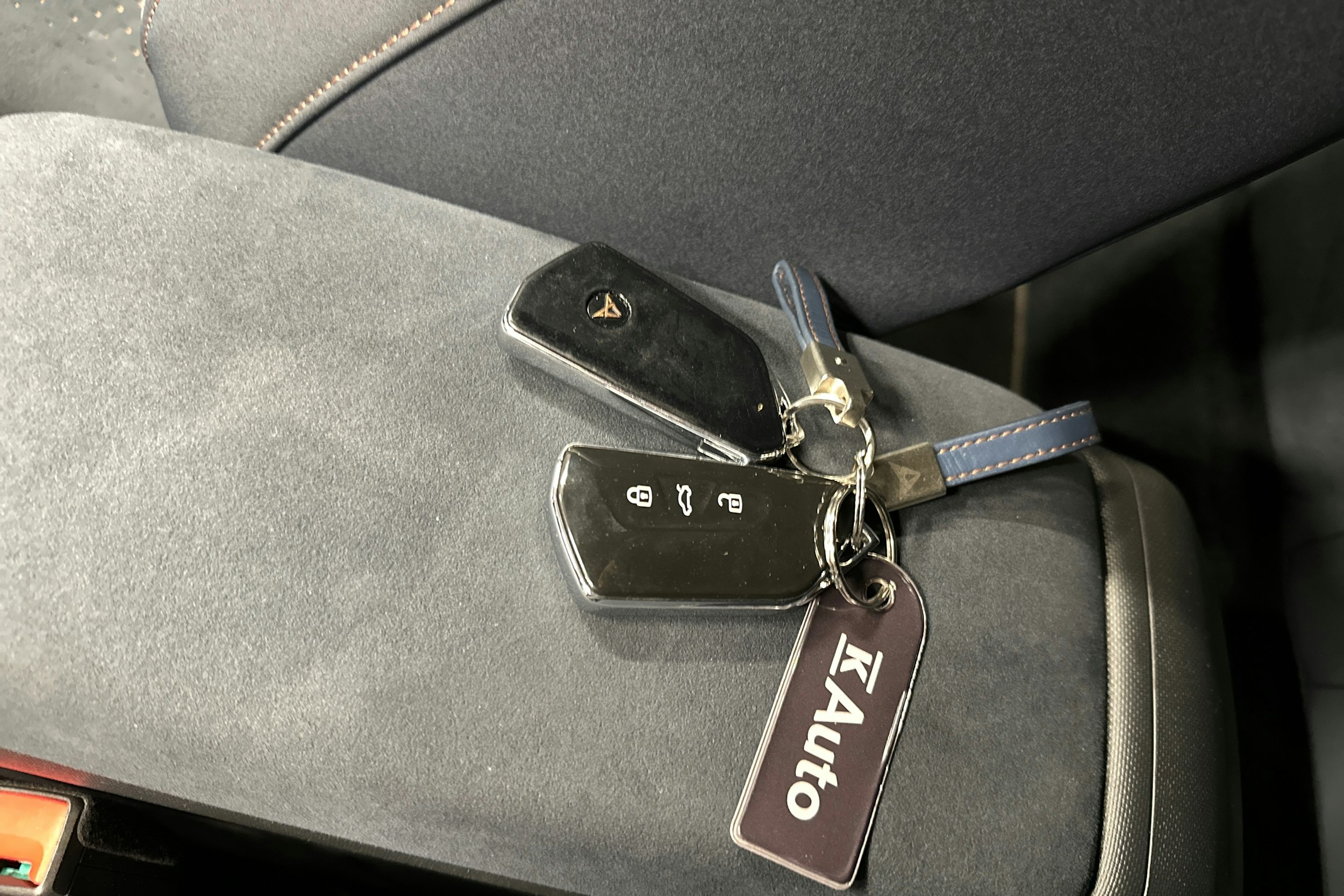 punainen CUPRA Born 2022 kuva 33.