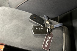 punainen CUPRA Born 2022 kuva 33.