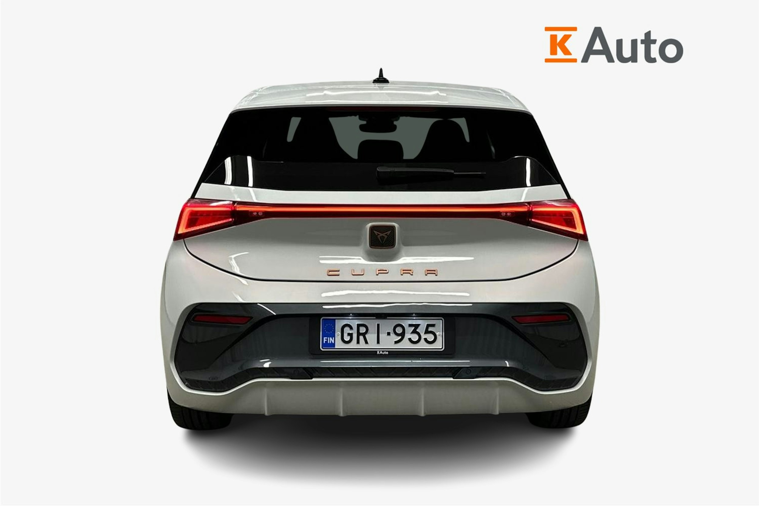 valkoinen CUPRA Born 2022 kuva 3.
