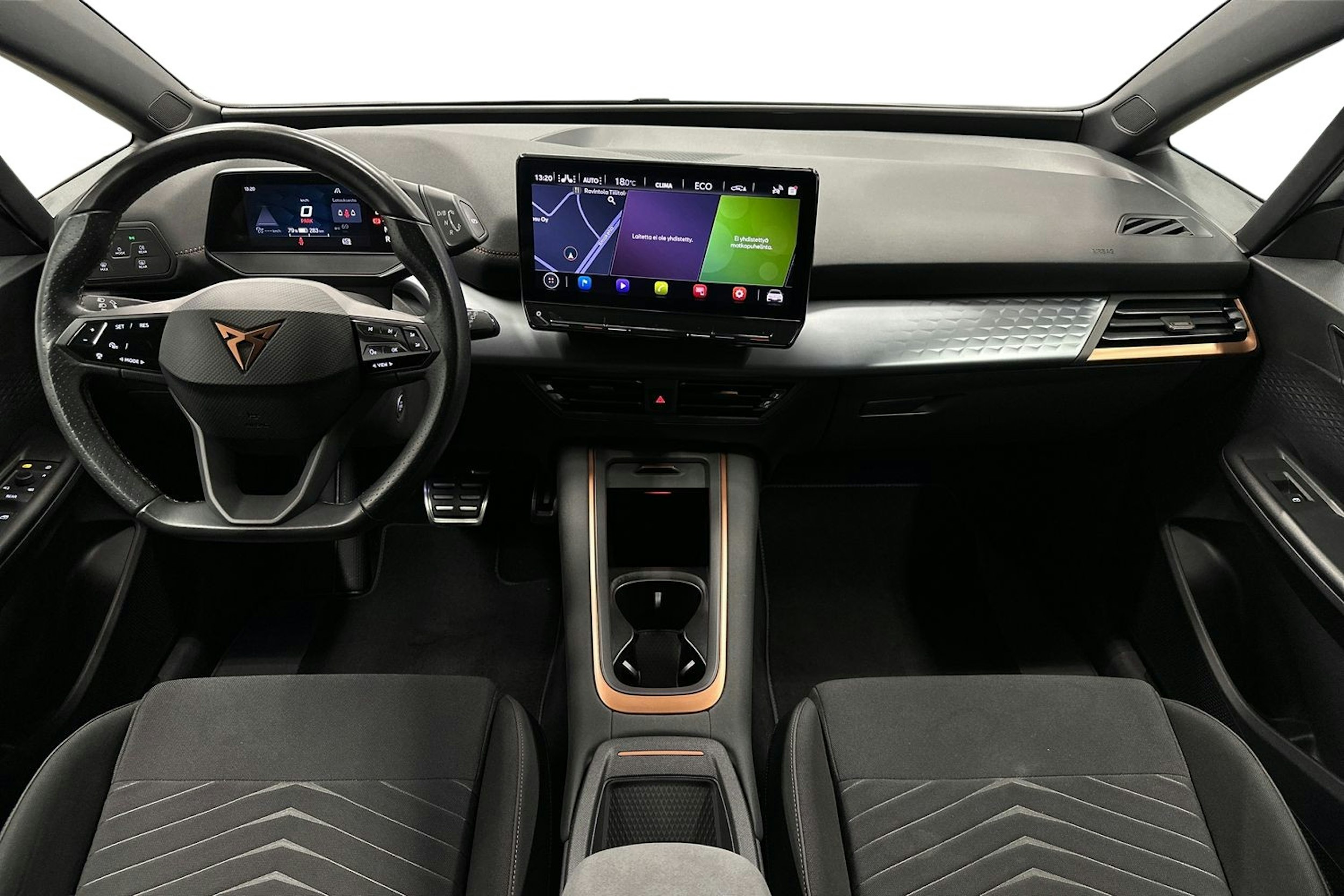 valkoinen CUPRA Born 2022 kuva 9.