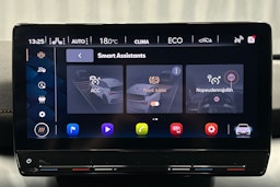 valkoinen CUPRA Born 2022 kuva 26.