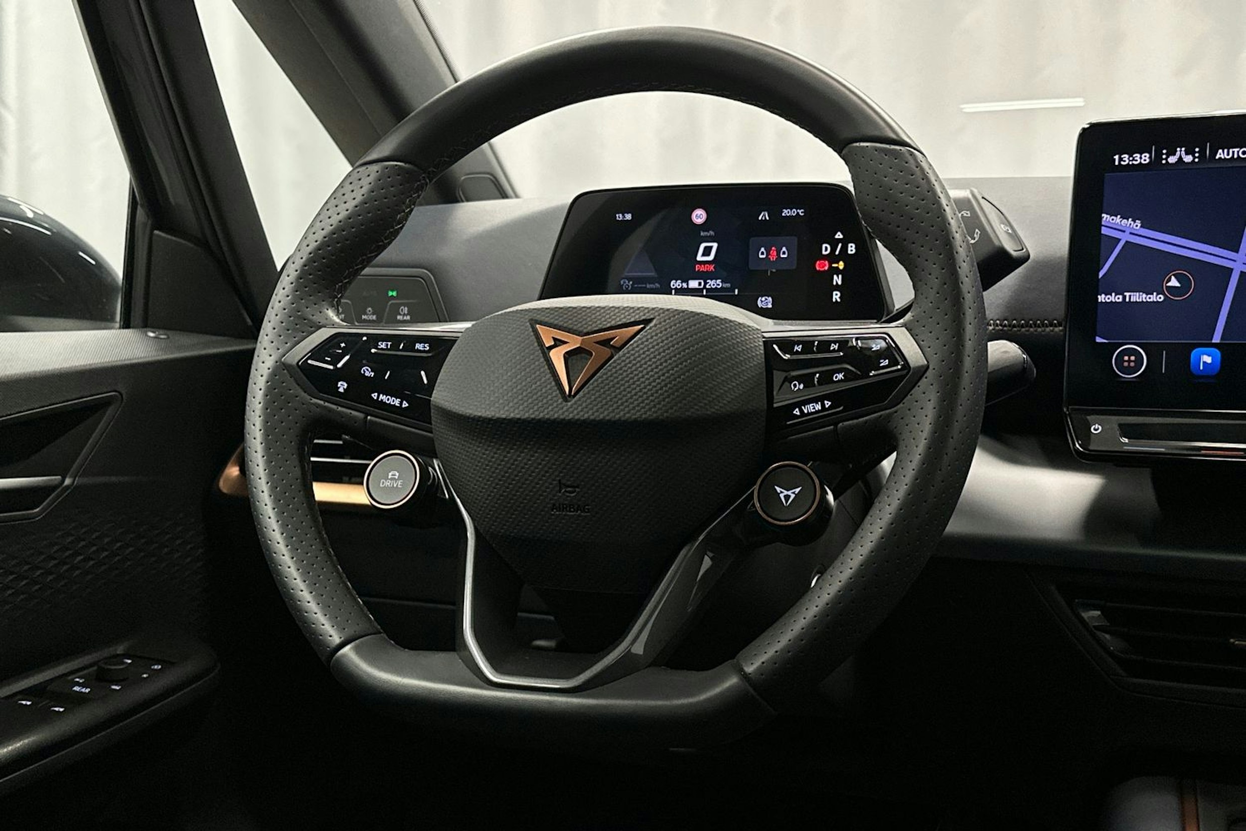 harmaa CUPRA Born 2022 kuva 14.