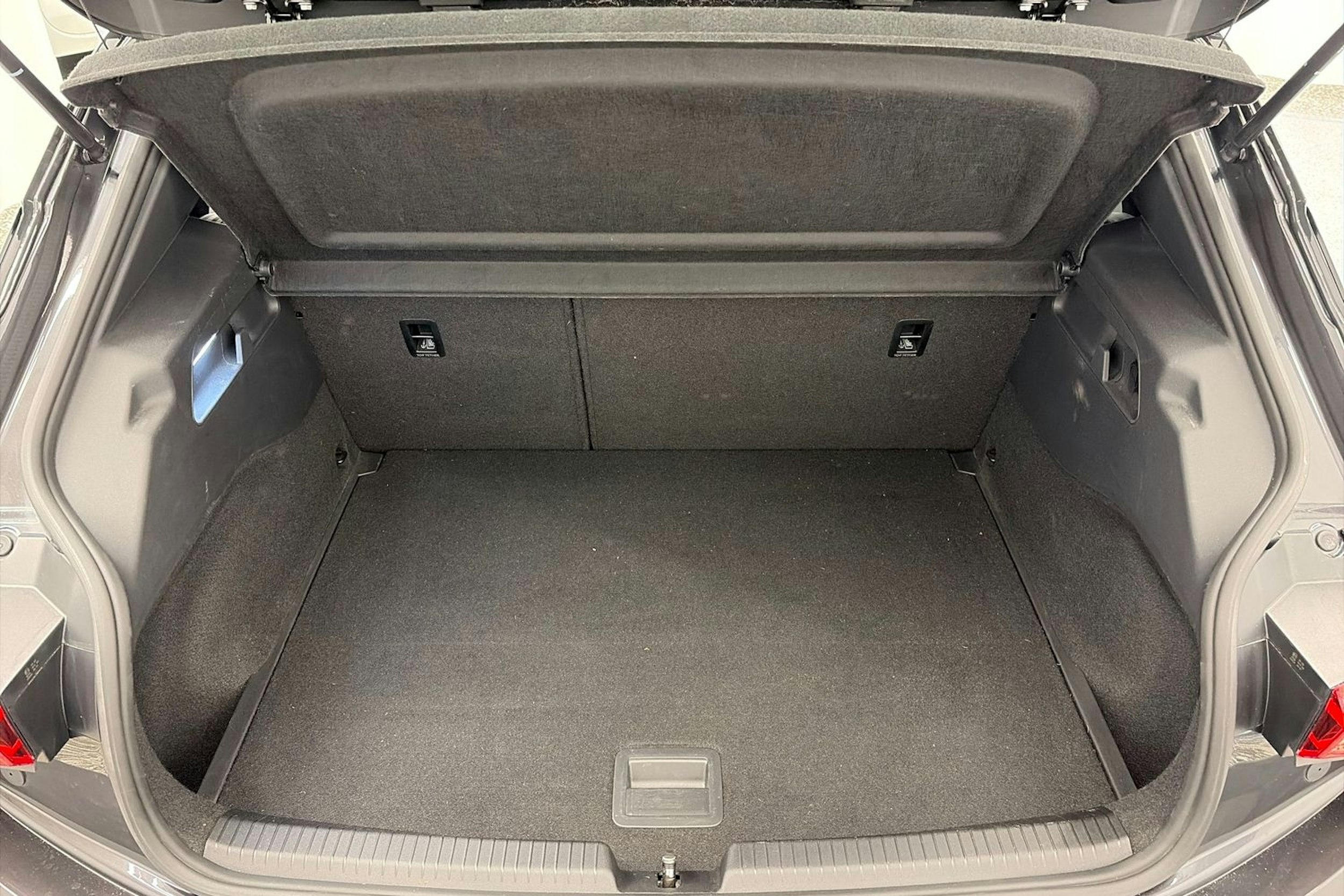 harmaa CUPRA Born 2022 kuva 14.